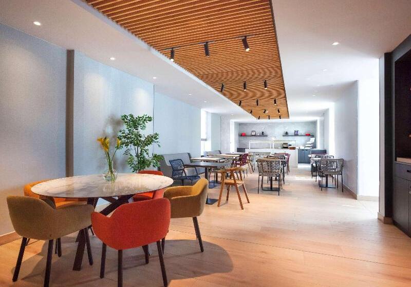 Отель Ibis Styles Den Haag Scheveningen