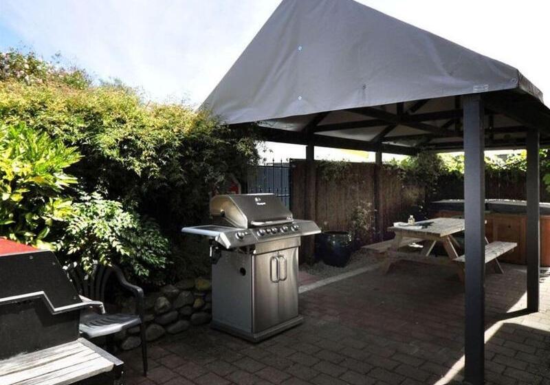 هتل Knightsbridge Court Motor Lodge