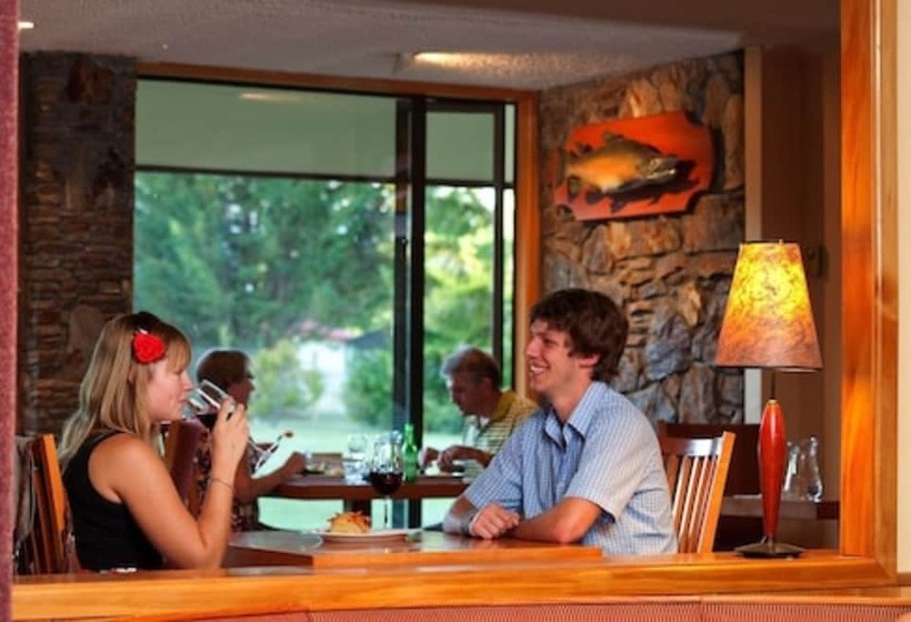 Отель Distinction Mackenzie Country