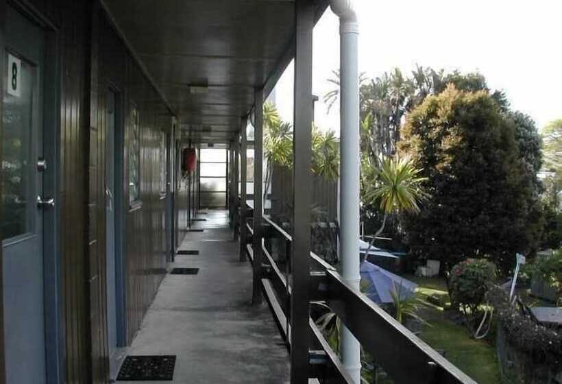 בית מלון כפרי Mt Albert Motor Inn