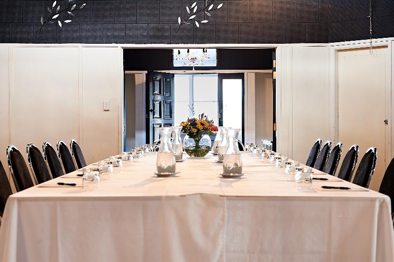 Отель Prince S Gate