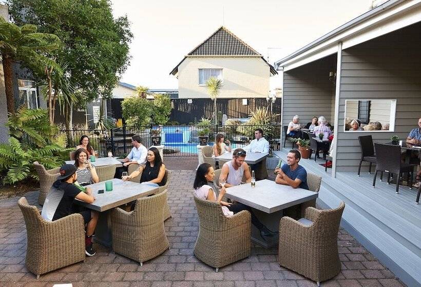 Отель Prince S Gate