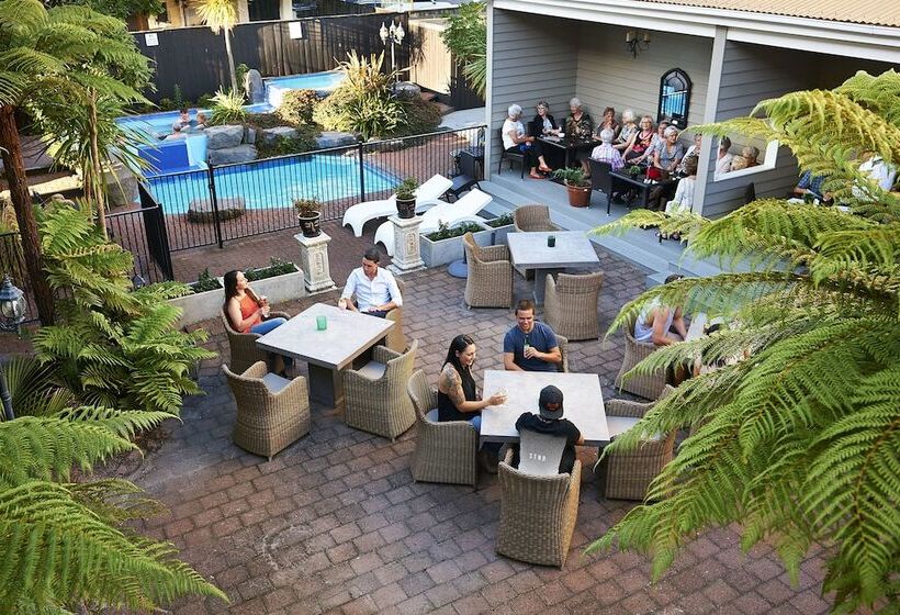 Отель Prince S Gate