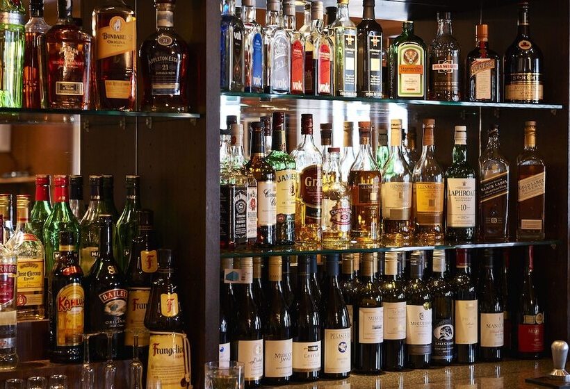 Отель Prince S Gate