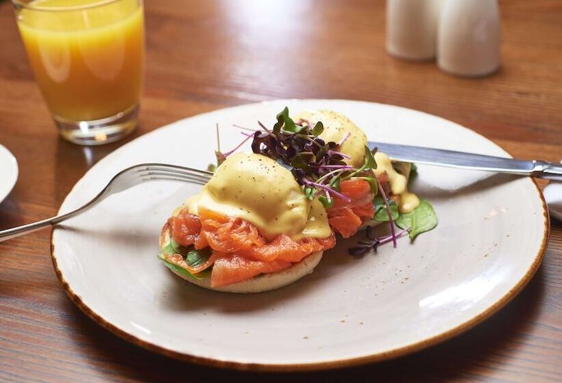 Отель Prince S Gate