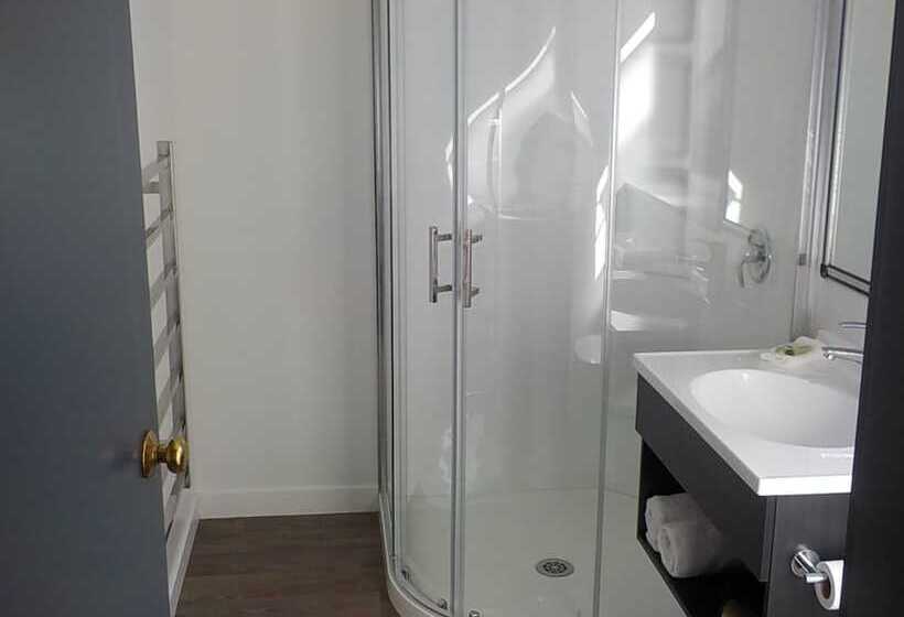 هتل Queen Street Studios