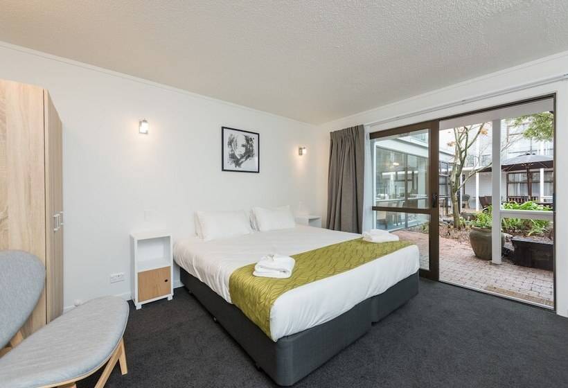 هتل Queen Street Studios