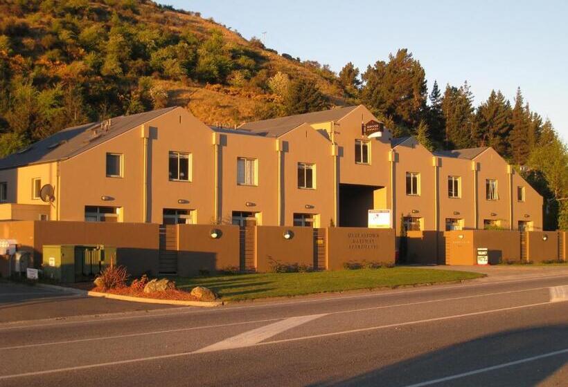 Отель Queenstown Gateway Apartments