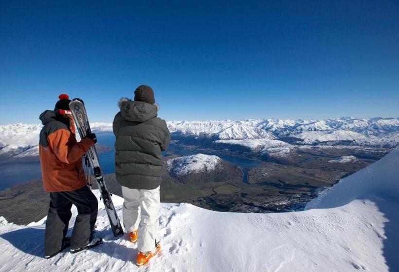 Отель Queenstown Gateway Apartments