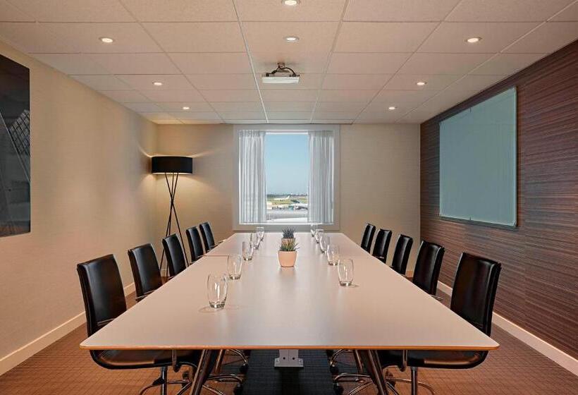 Sheraton Amsterdam Airport Hotel And Conference Center