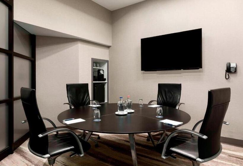 Sheraton Amsterdam Airport Hotel And Conference Center