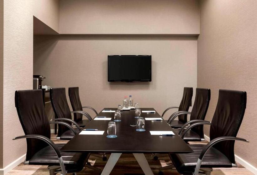 Sheraton Amsterdam Airport Hotel And Conference Center