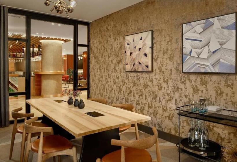 Sheraton Amsterdam Airport Hotel And Conference Center