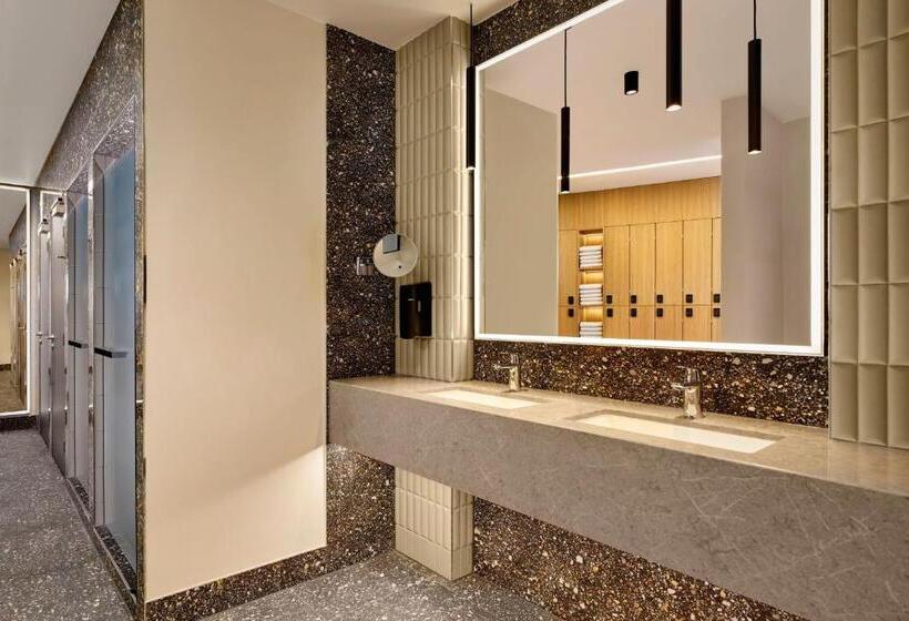 Sheraton Amsterdam Airport Hotel And Conference Center