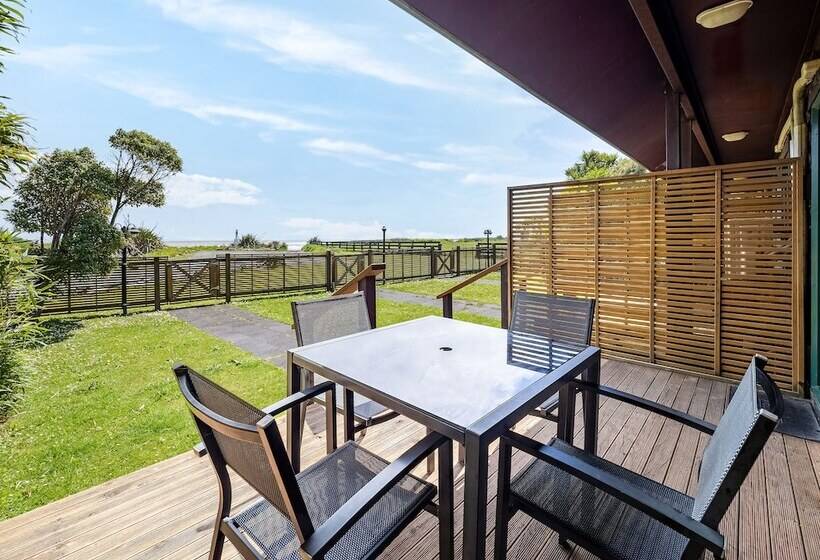 هتل Shining Star Beachfront Accommodation