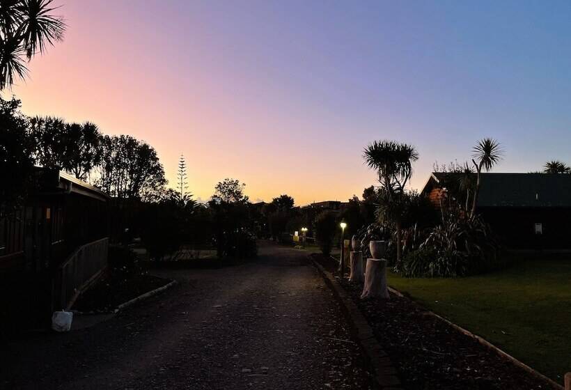 هتل Shining Star Beachfront Accommodation