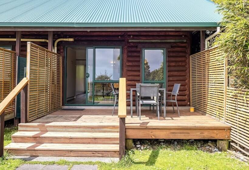 هتل Shining Star Beachfront Accommodation