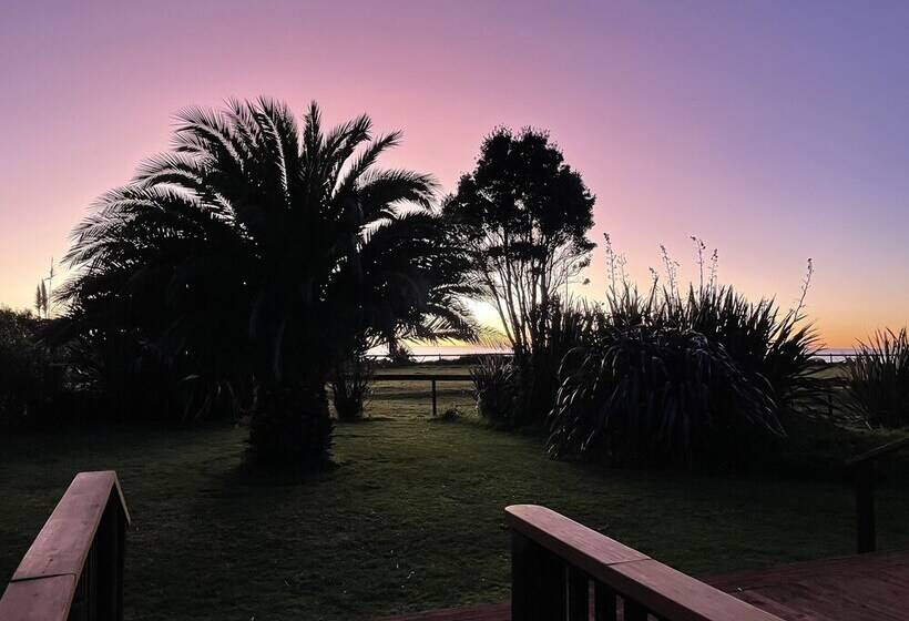 هتل Shining Star Beachfront Accommodation