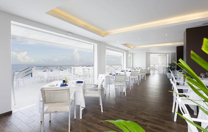 בית מלון כפרי Sonesta Maho Beach Resort And Casino And Spa