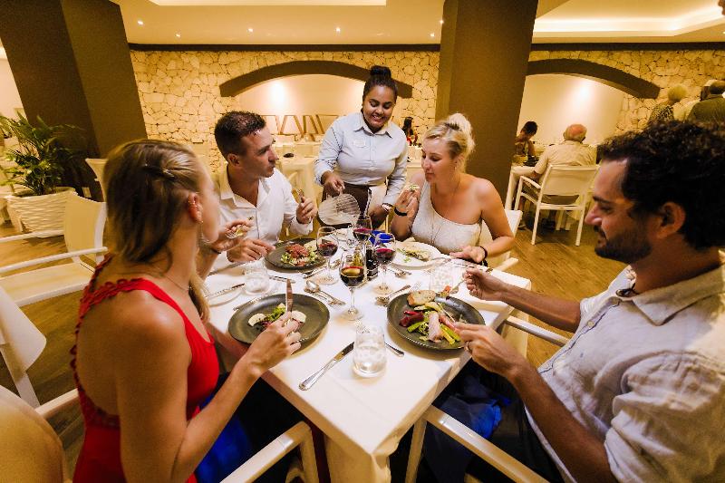 בית מלון כפרי Sonesta Maho Beach Resort And Casino And Spa