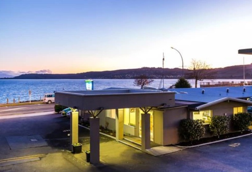 فندق Twin Peaks Lakeside Inn
