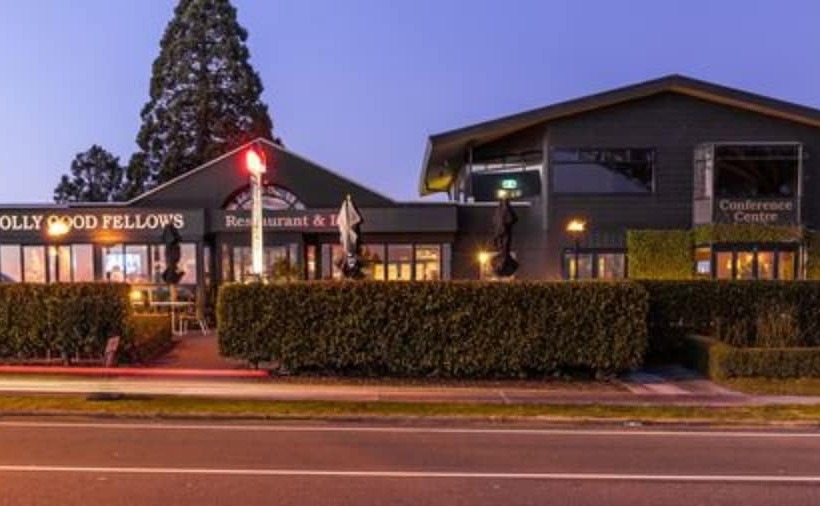 בית מלון כפרי Twin Peaks Lakeside Inn