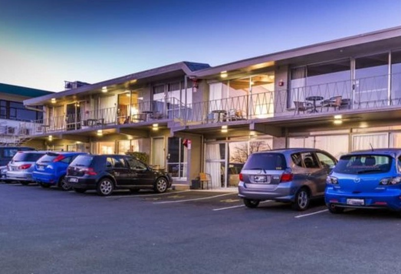 호텔 Twin Peaks Lakeside Inn