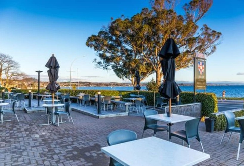 호텔 Twin Peaks Lakeside Inn