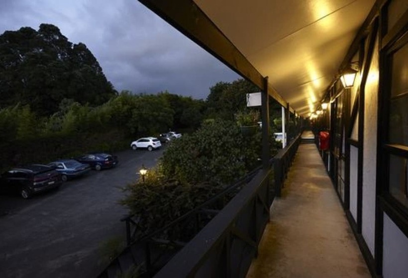 Kingswood Manor Motel