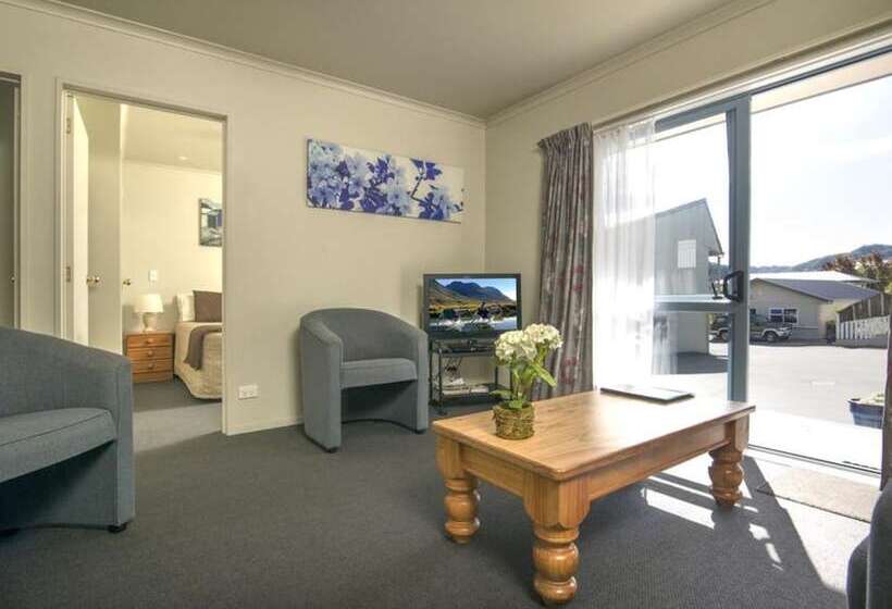 مُتل Aldan Lodge