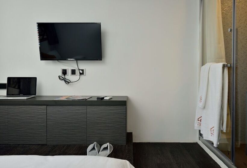 Atlas Hostel & Backpackers