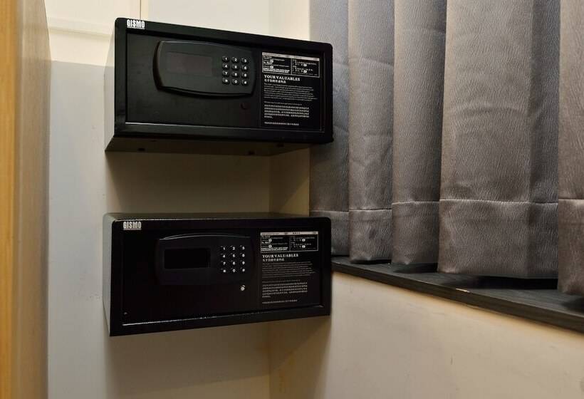 Atlas Hostel & Backpackers