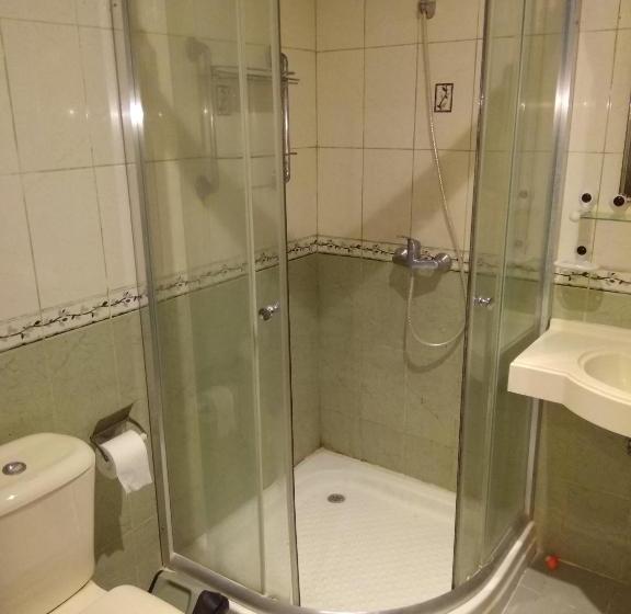 هاستل Sunrise Backpacker