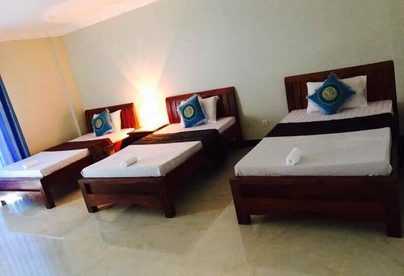 Blue Diamond Guest House   Hostel