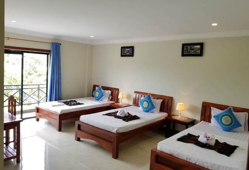 Blue Diamond Guest House   Hostel