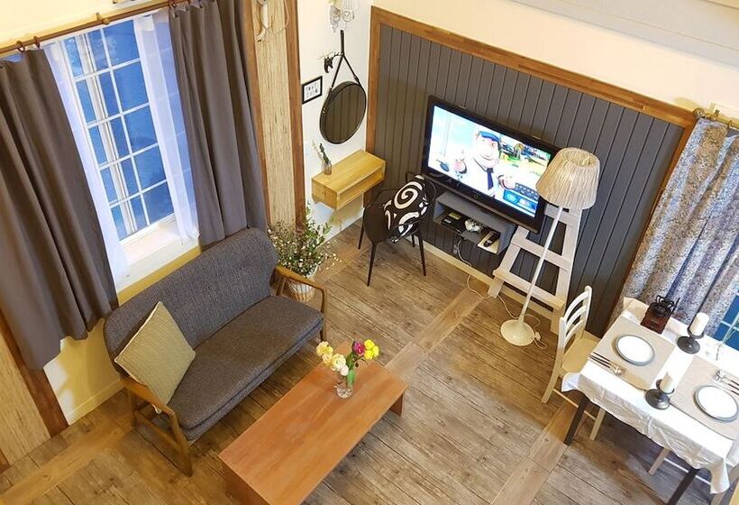 Olive Vanilla Pension