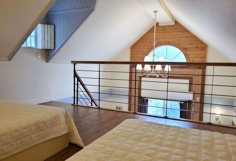 Olive Vanilla Pension