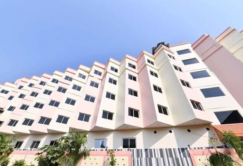 בית מלון כפרי Anand International