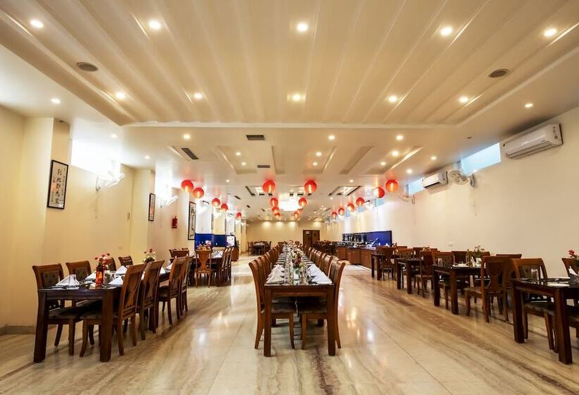 בית מלון כפרי Anand International