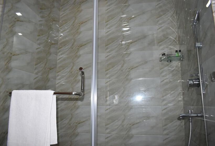 בית מלון כפרי Anand International