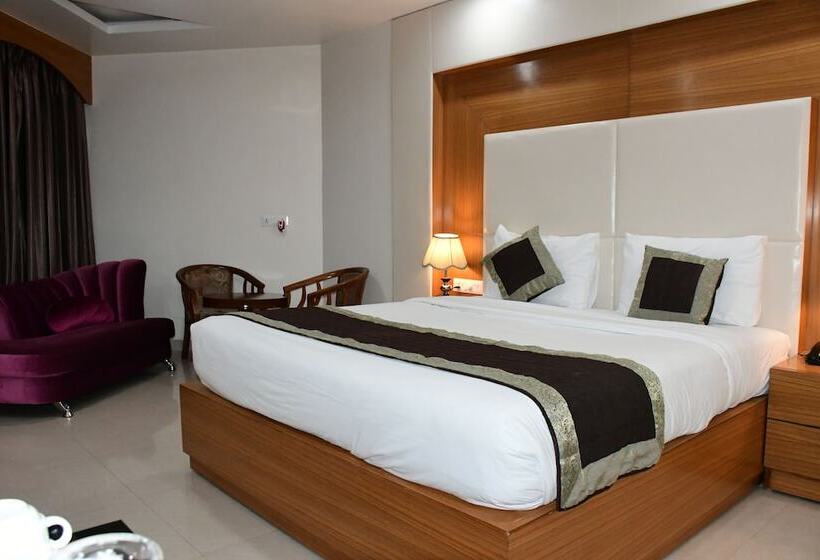 בית מלון כפרי Anand International