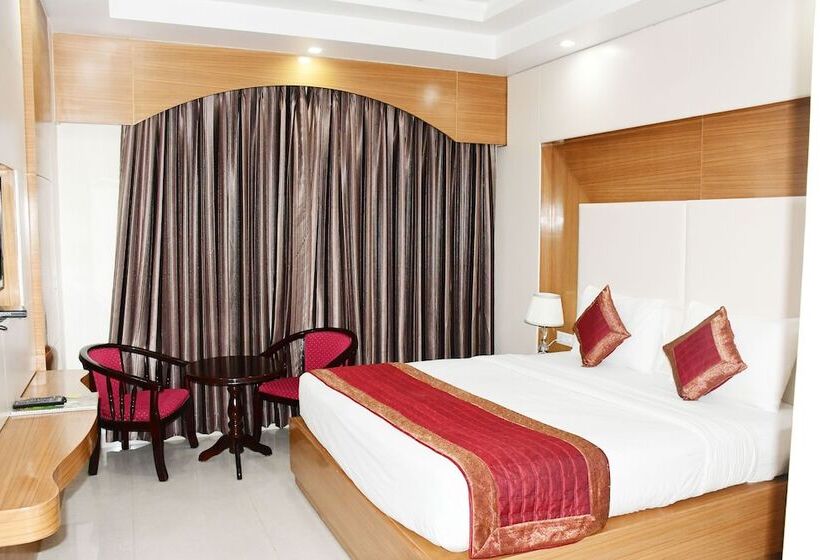 בית מלון כפרי Anand International