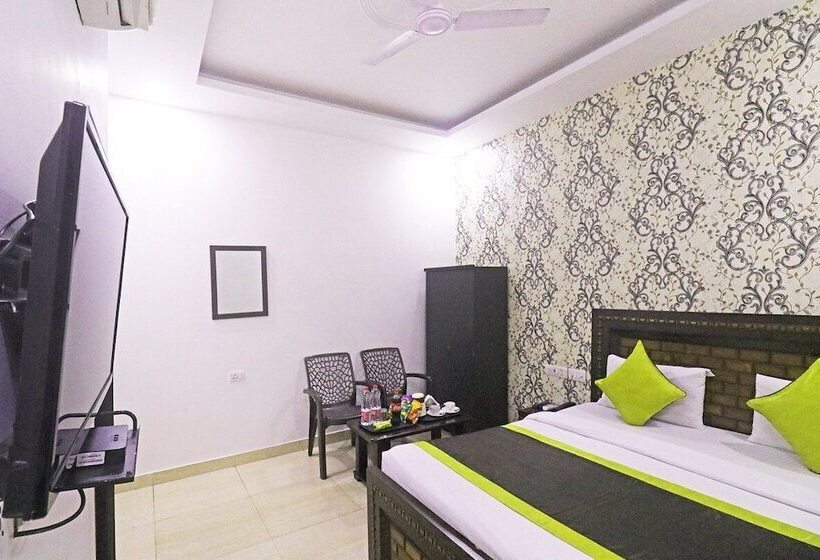 Airport Hotel Ashoka Palace