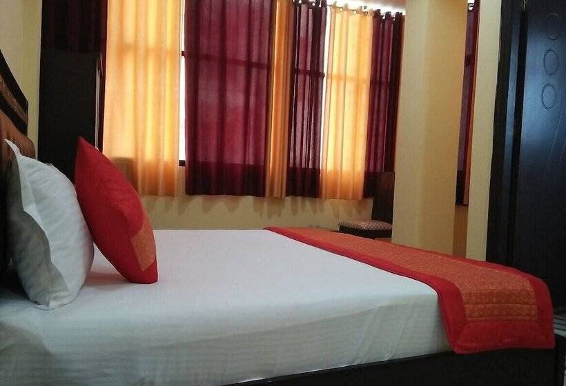 Airport Hotel Ashoka Palace