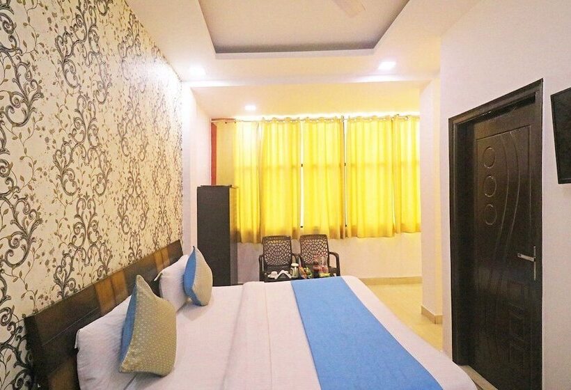 Airport Hotel Ashoka Palace