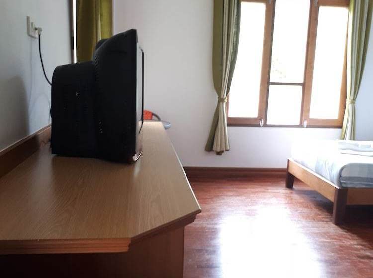 فندق Baan Suansabaijai Resort