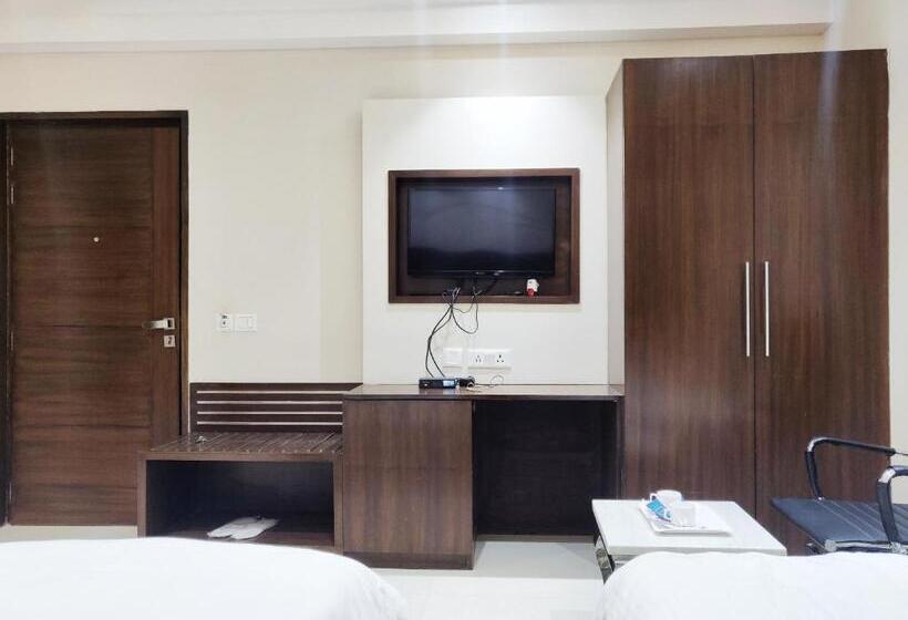 Bodhgaya Seven Inn Hotel N Restaurant