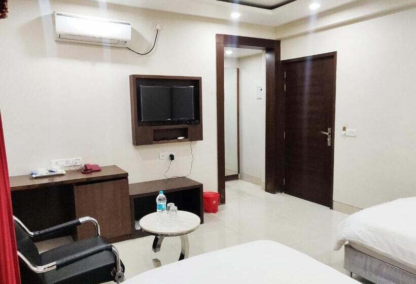 Bodhgaya Seven Inn Hotel N Restaurant