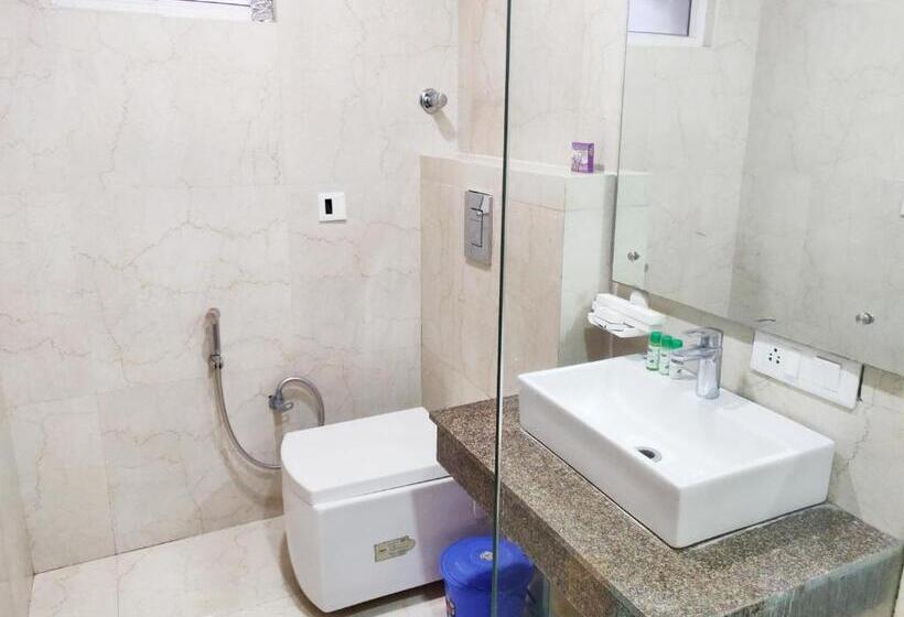 Bodhgaya Seven Inn Hotel N Restaurant