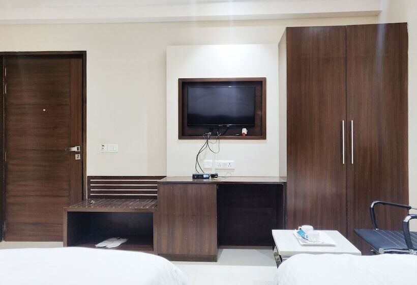 Bodhgaya Seven Inn Hotel N Restaurant